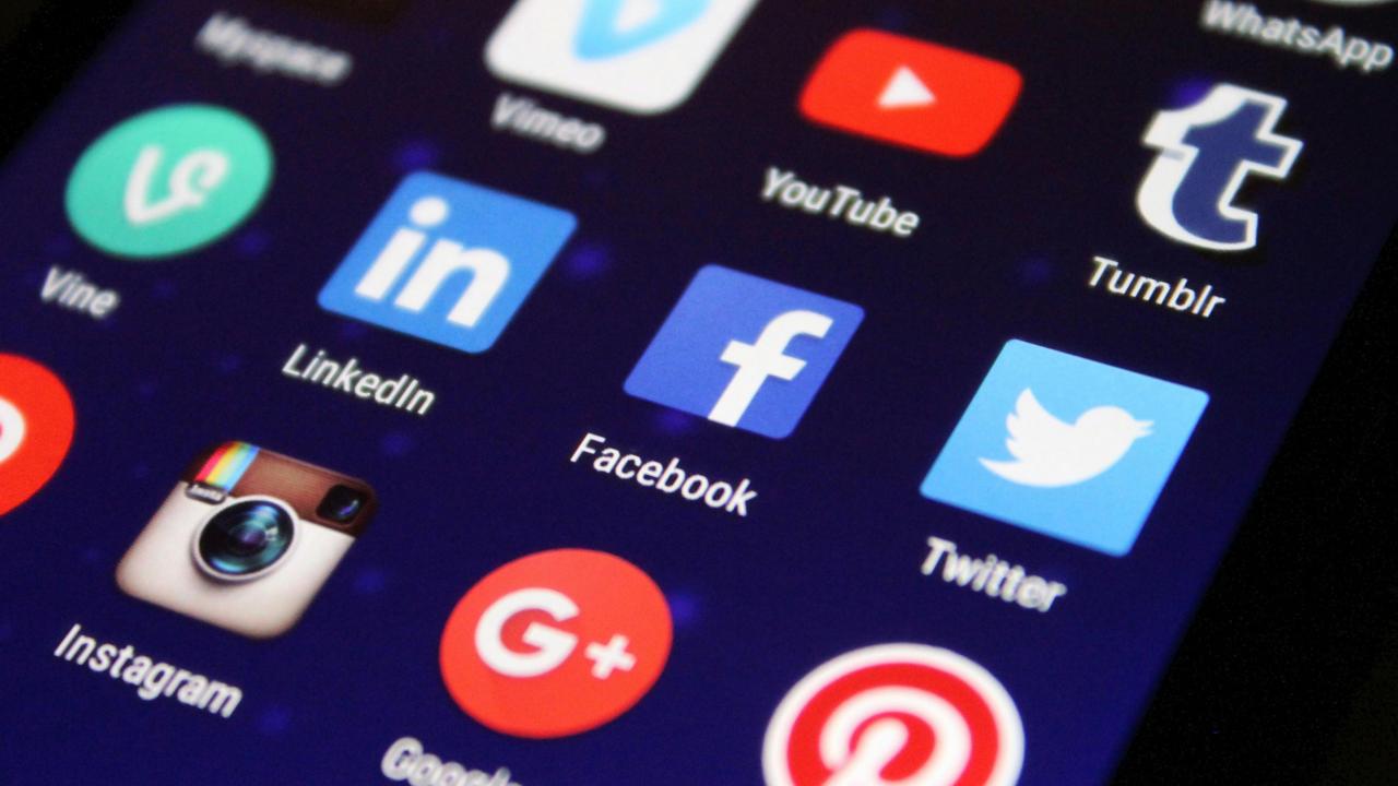 Symbolfoto: Smartphone med Co-Parenting-app-oversigt
